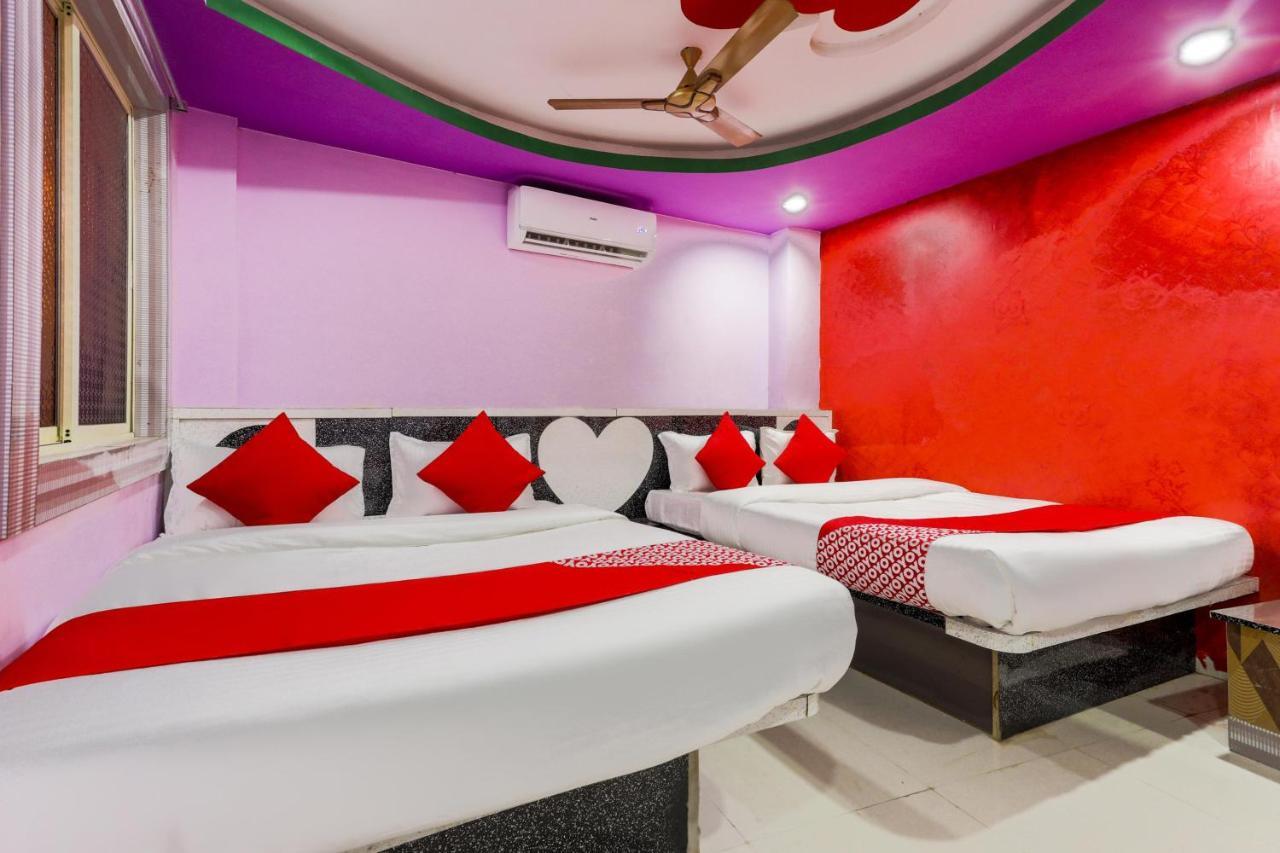 Oyo 45752 Hotel Sb Palace Godarpura Экстерьер фото