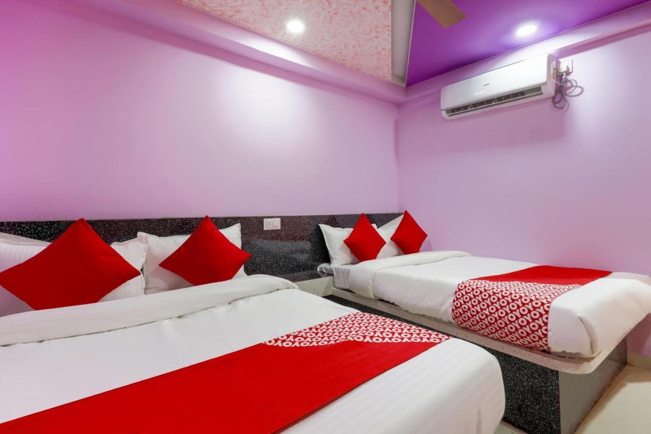 Oyo 45752 Hotel Sb Palace Godarpura Экстерьер фото
