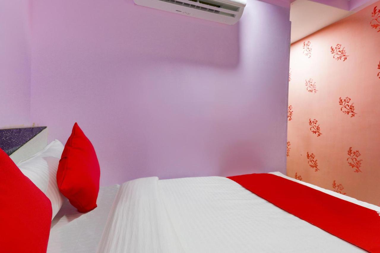 Oyo 45752 Hotel Sb Palace Godarpura Экстерьер фото