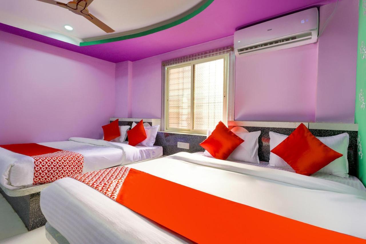 Oyo 45752 Hotel Sb Palace Godarpura Экстерьер фото