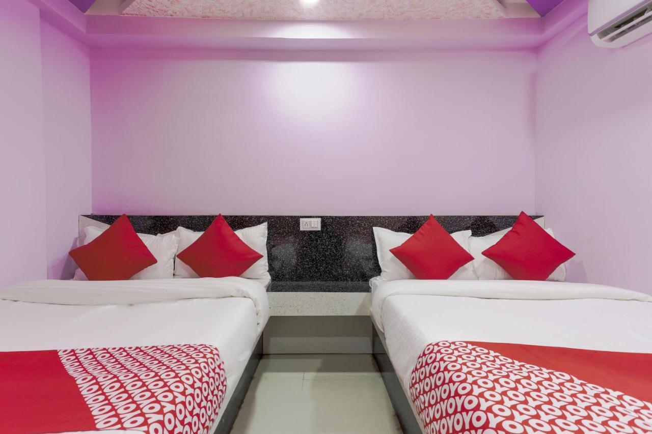 Oyo 45752 Hotel Sb Palace Godarpura Экстерьер фото