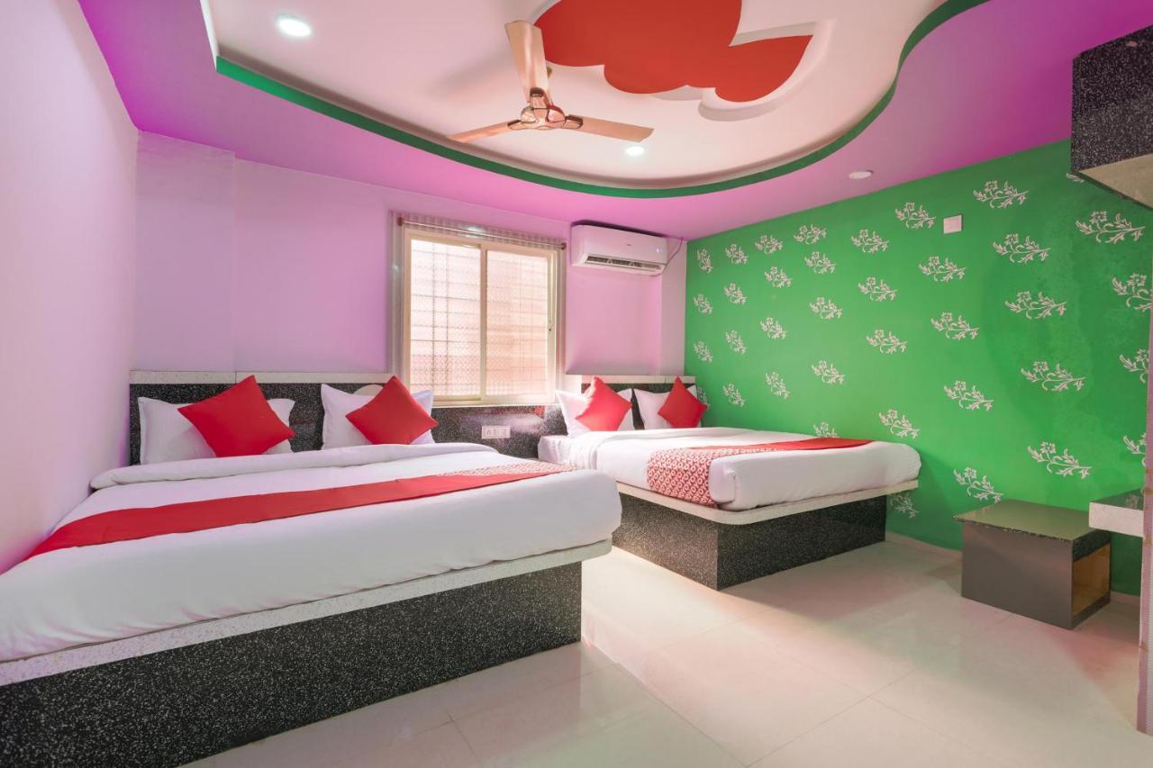 Oyo 45752 Hotel Sb Palace Godarpura Экстерьер фото